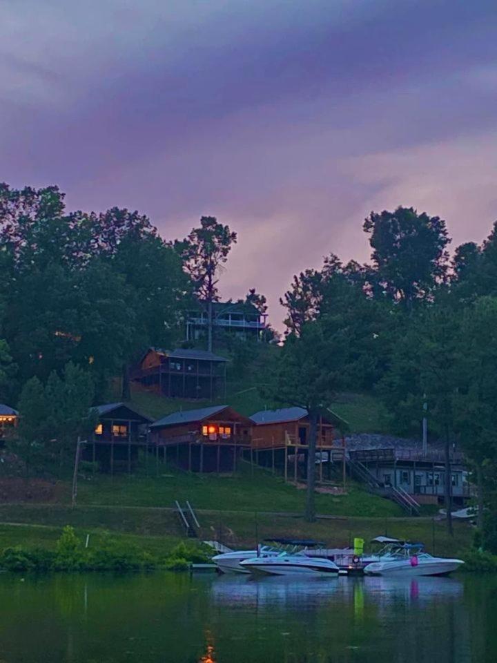 Holiday Hills Resort Eddyville Exterior photo