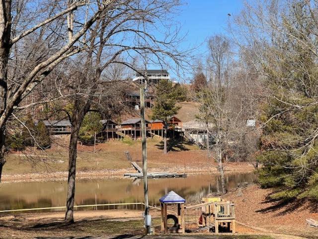 Holiday Hills Resort Eddyville Exterior photo