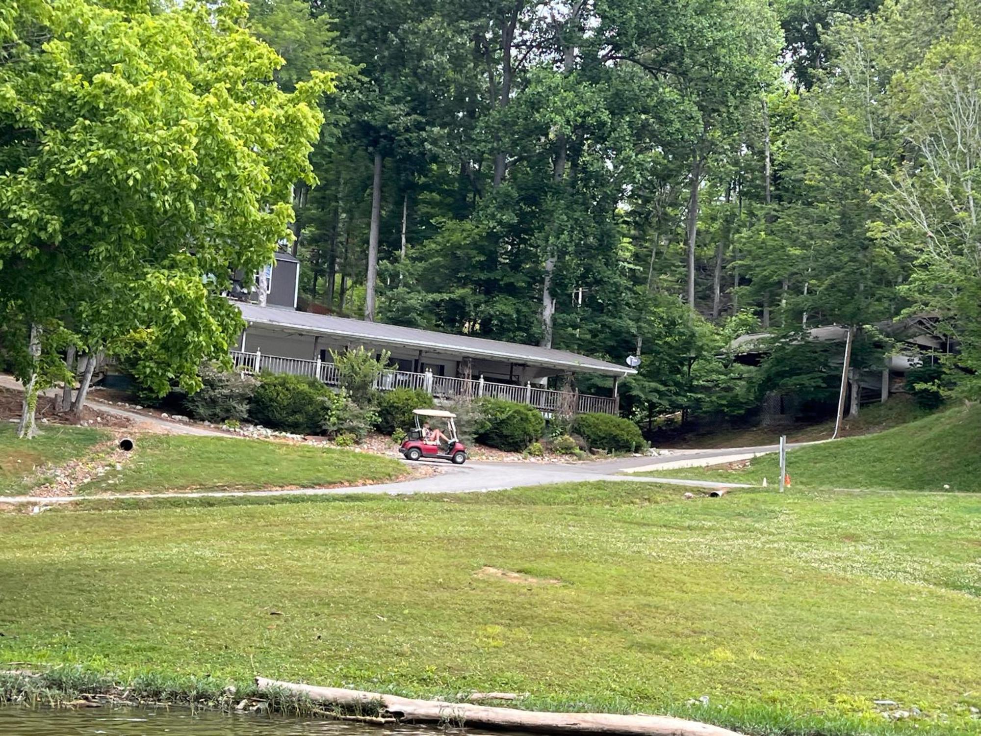 Holiday Hills Resort Eddyville Exterior photo